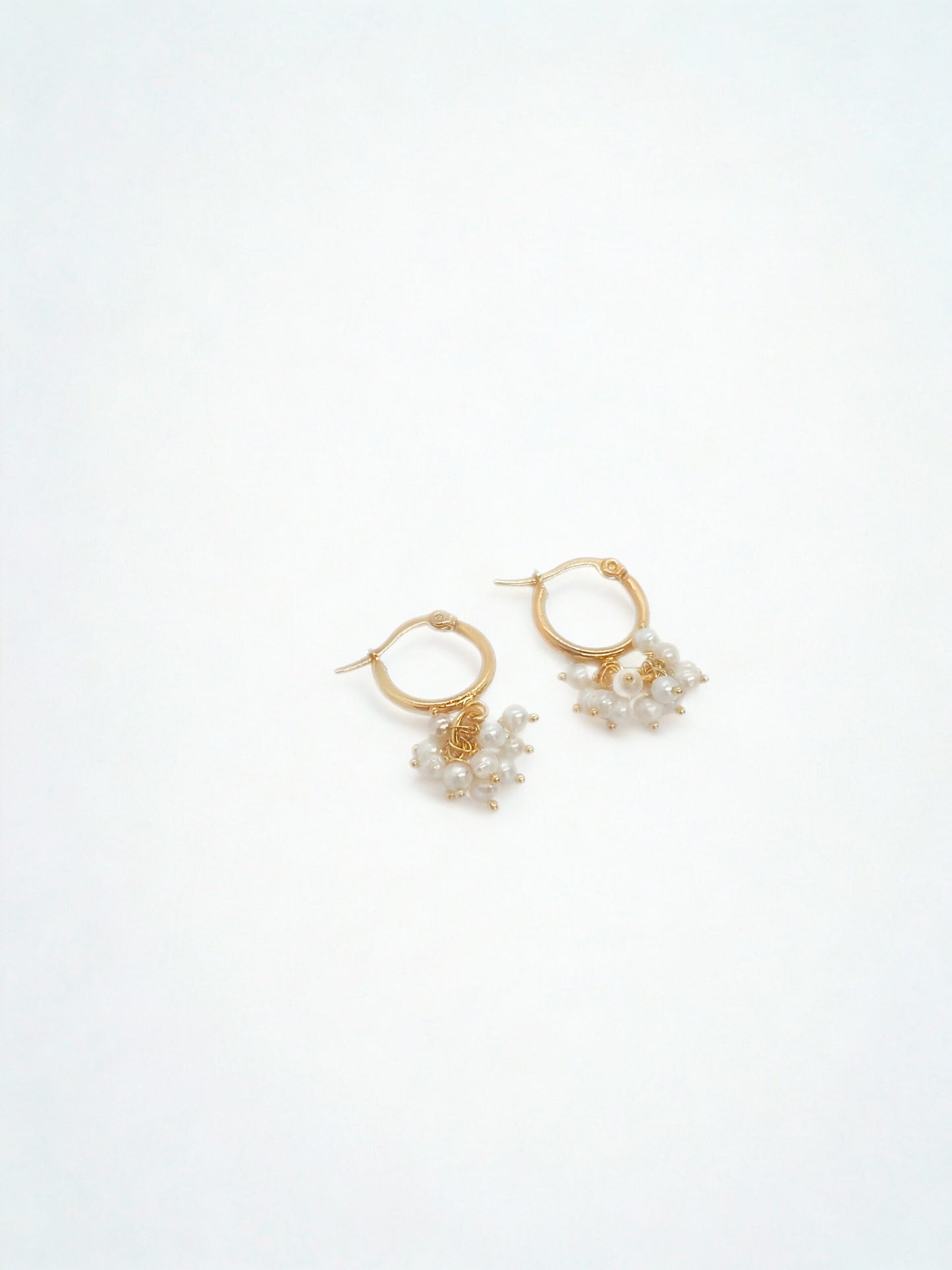 Pearl Drop Earrings image 0
