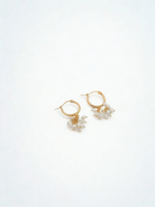 Pearl Drop Earrings image 0